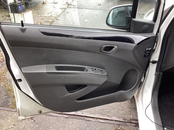 Chevrolet Spark 1.0 16V Bifuel Salvage vehicle (2011, White)
