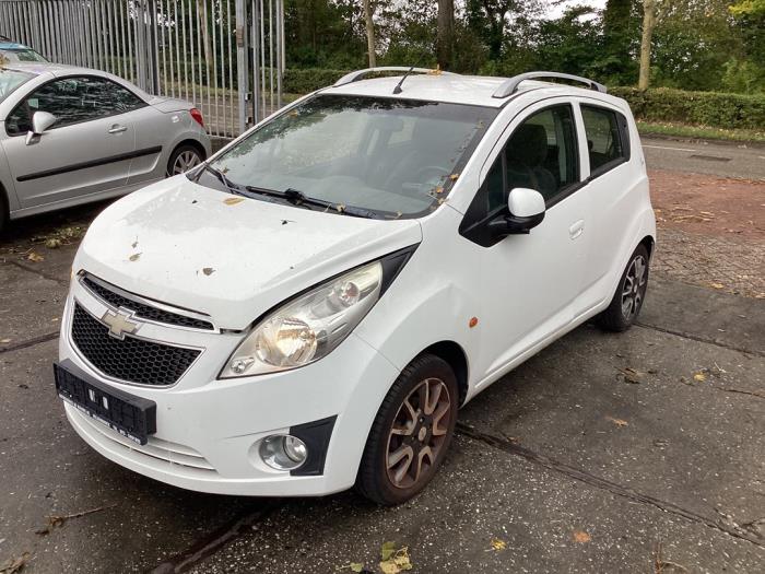 Chevrolet Spark 1.0 16V Bifuel Salvage vehicle (2011, White)