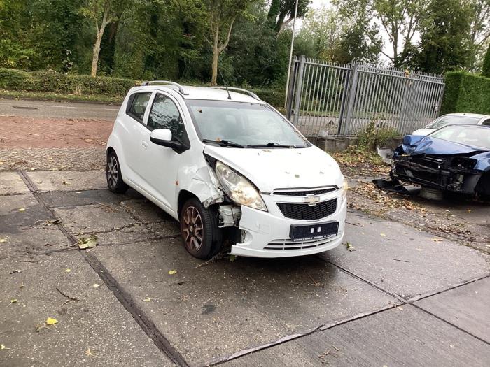 Chevrolet Spark 1.0 16V Bifuel Salvage vehicle (2011, White)
