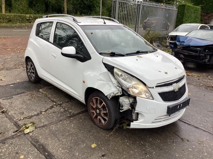 Chevrolet Spark 1.0 16V Bifuel Salvage vehicle (2011, White)