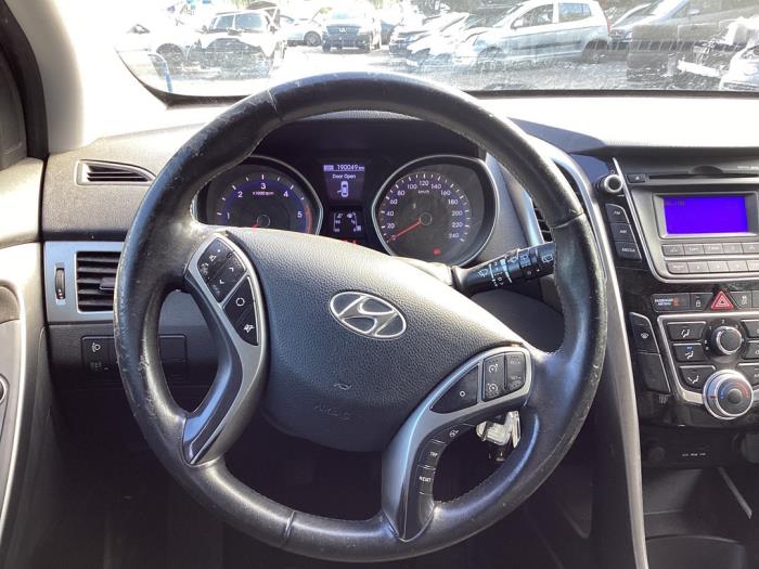 Hyundai i30 1.6 CRDi Blue Drive 16V VGT Vehículo de desguace (2012, Gris)