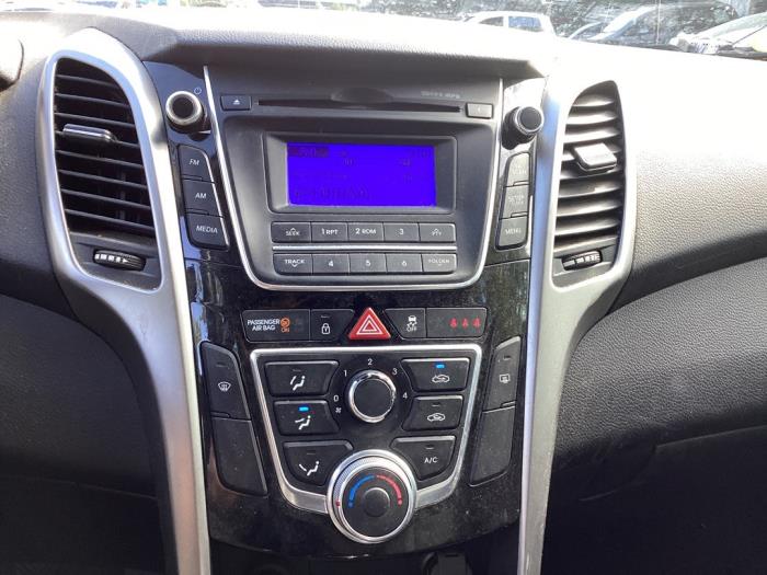 Hyundai i30 1.6 CRDi Blue Drive 16V VGT Vehículo de desguace (2012, Gris)