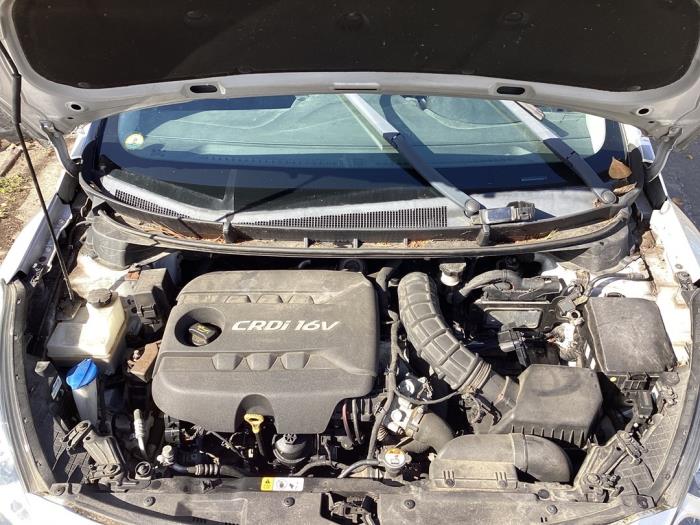 Hyundai i30 1.6 CRDi Blue Drive 16V VGT Vehículo de desguace (2012, Gris)