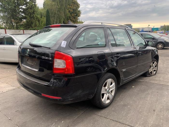 Skoda Octavia Combi 1.4 TSI 16V Salvage vehicle (2010, Black)
