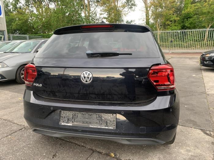 Volkswagen Polo VI 1.0 TSI 12V Samochód złomowany (2017, Czarny)