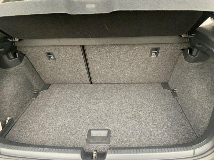 Volkswagen Polo VI 1.0 TSI 12V Samochód złomowany (2017, Czarny)