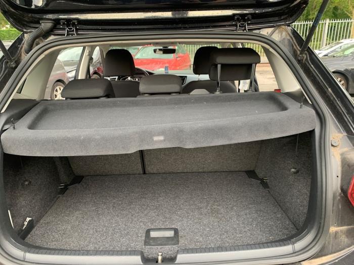 Volkswagen Polo VI 1.0 TSI 12V Samochód złomowany (2017, Czarny)