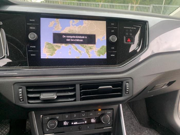 Volkswagen Polo VI 1.0 TSI 12V Samochód złomowany (2017, Czarny)
