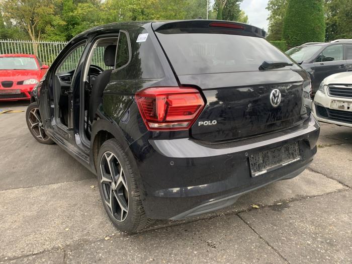 Volkswagen Polo VI 1.0 TSI 12V Samochód złomowany (2017, Czarny)