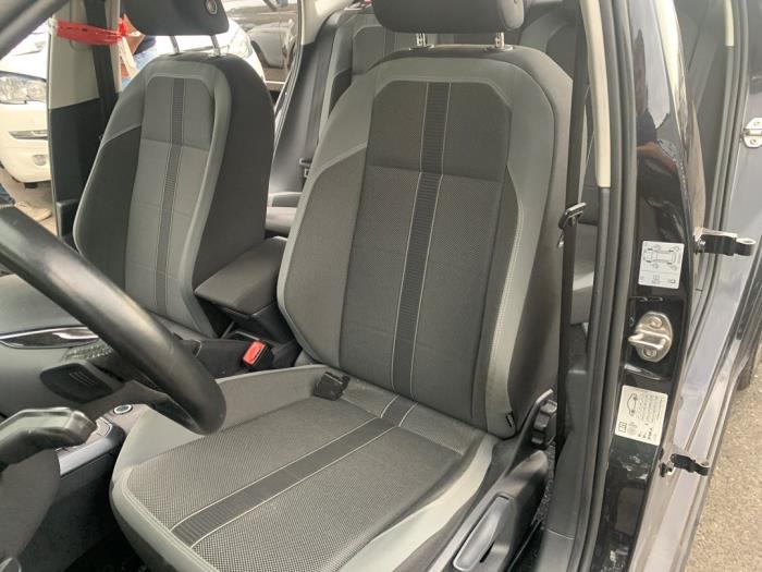 Volkswagen Polo VI 1.0 TSI 12V Samochód złomowany (2017, Czarny)