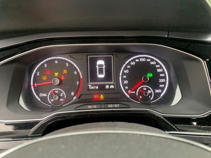 Volkswagen Polo VI 1.0 TSI 12V Samochód złomowany (2017, Czarny)