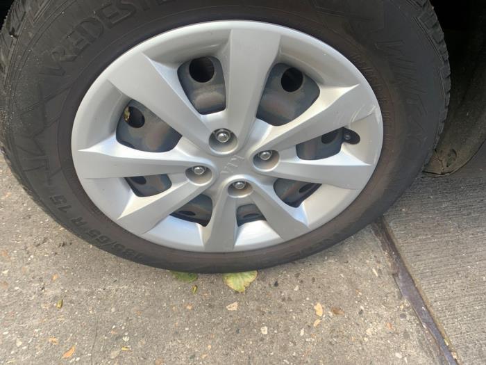 Kia Rio III 1.2 CVVT 16V Épave (2012, Gris)