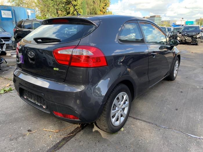 Kia Rio III 1.2 CVVT 16V Épave (2012, Gris)