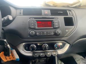 Kia Rio III 1.2 CVVT 16V Épave (2012, Gris)