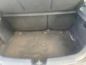 Kia Rio III 1.2 CVVT 16V Épave (2012, Gris)