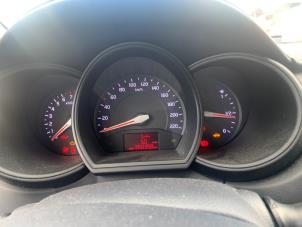 Kia Rio III 1.2 CVVT 16V Épave (2012, Gris)