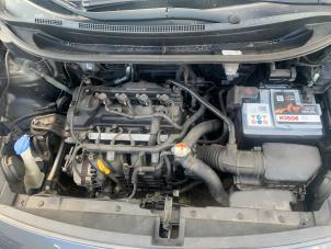 Kia Rio III 1.2 CVVT 16V Épave (2012, Gris)