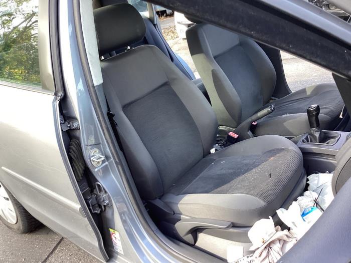 Volkswagen Polo IV 1.4 16V Salvage vehicle (2008, Gray)