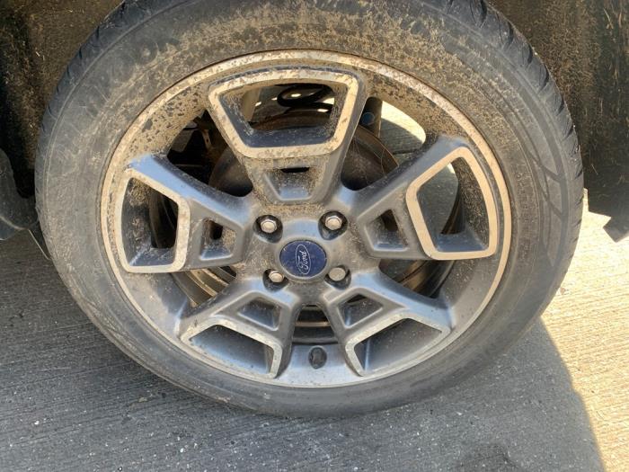 Ford EcoSport 1.0 EcoBoost 12V 125 Salvage vehicle (2015, Gray)