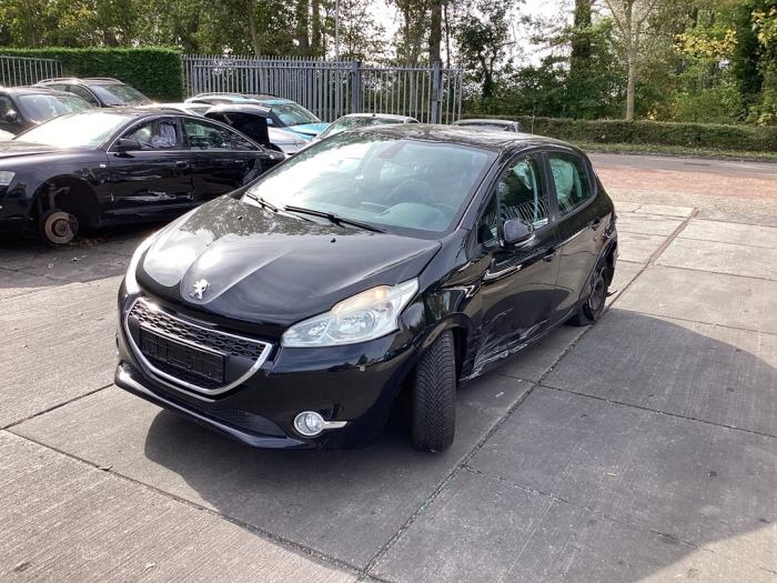 Peugeot 208 I 1.2 Vti 12V PureTech 82 Schrottauto (2014, Schwarz)