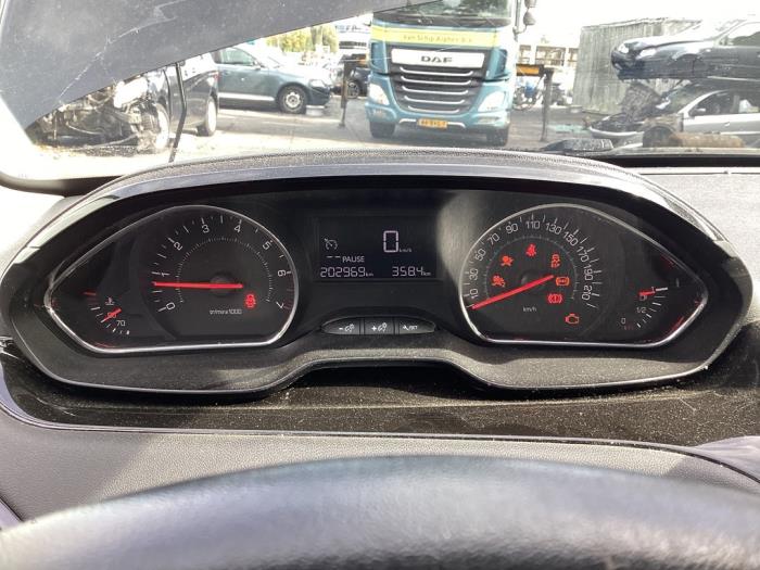 Peugeot 208 I 1.2 Vti 12V PureTech 82 Schrottauto (2014, Schwarz)