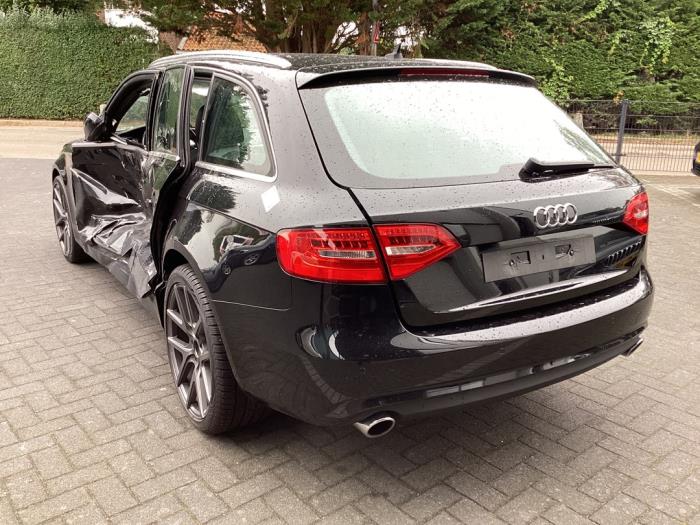Audi A4 Avant 1.8 TFSI 16V Skrotfordon (2013, ZWART)