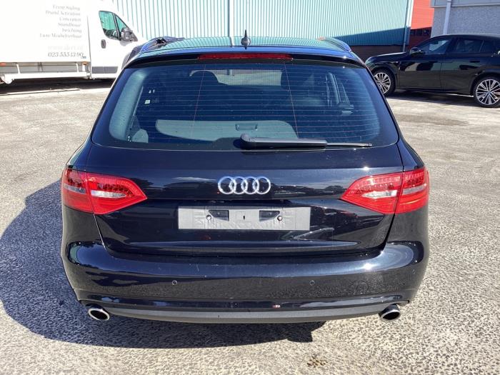 Audi A4 Avant 1.8 TFSI 16V Épave (2013, Noir)