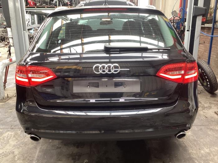 Audi A4 Avant 1.8 TFSI 16V Skrotfordon (2013, ZWART)