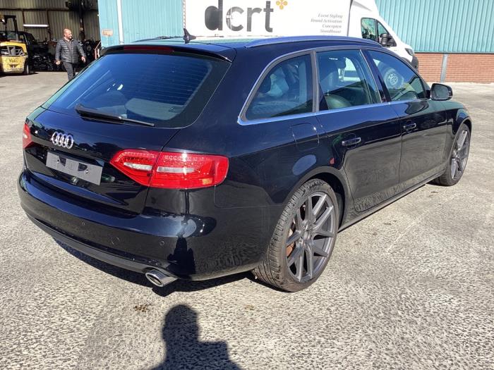 Audi A4 Avant 1.8 TFSI 16V Épave (2013, Noir)