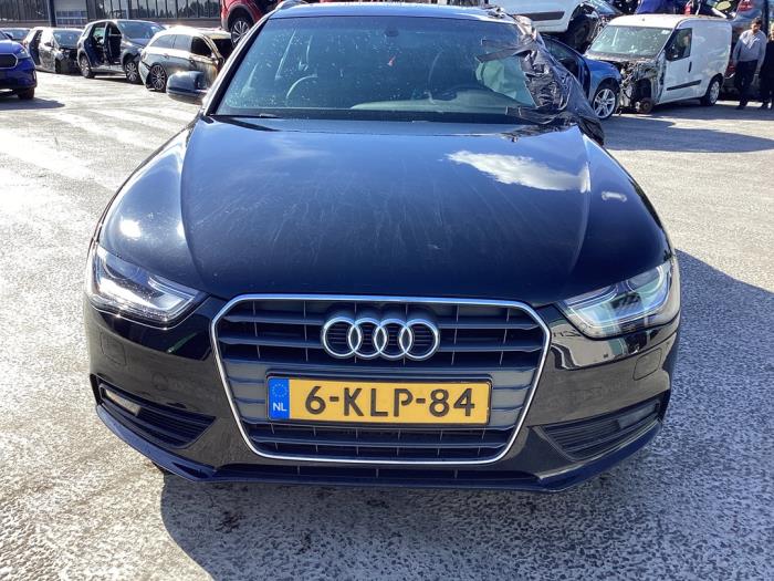 Audi A4 Avant 1.8 TFSI 16V Épave (2013, Noir)