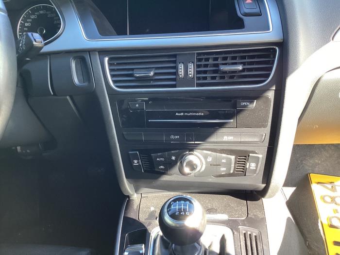 Audi A4 Avant 1.8 TFSI 16V Épave (2013, Noir)