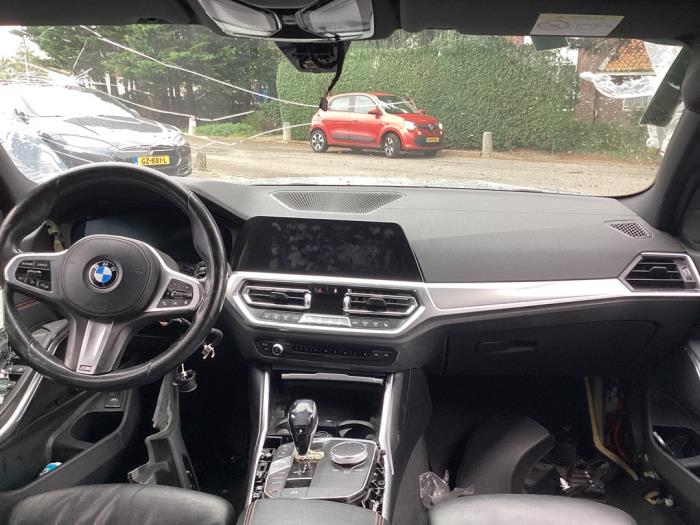 BMW 3 serie 320d 2.0 TwinPower Turbo 16V Épave (2019, Gris)