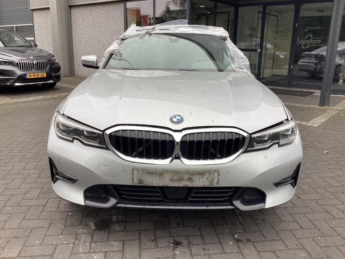 BMW 3 serie 320d 2.0 TwinPower Turbo 16V Épave (2019, Gris)