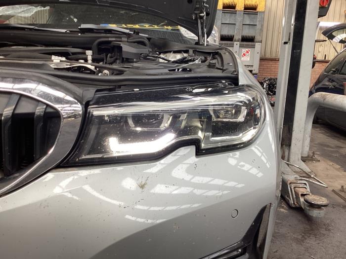 BMW 3 serie 320d 2.0 TwinPower Turbo 16V Épave (2019, Gris)