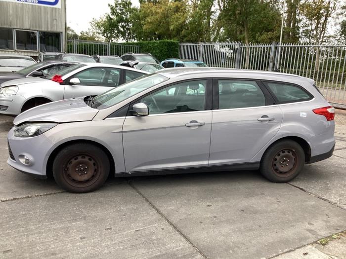 Ford Focus 3 Wagon 1.0 Ti-VCT EcoBoost 12V 125 Schrottauto (2013, Grau)