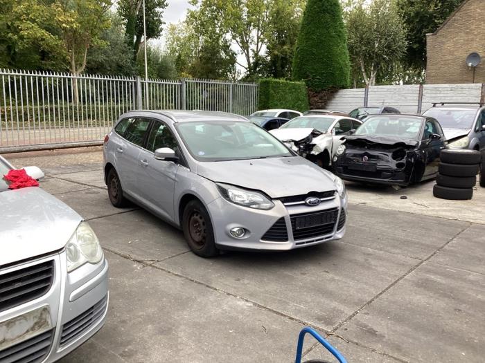 Ford Focus 3 Wagon 1.0 Ti-VCT EcoBoost 12V 125 Schrottauto (2013, Grau)