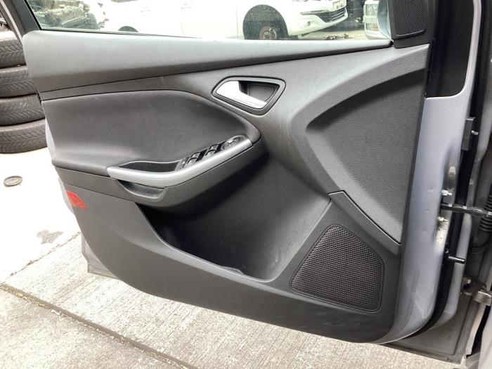 Ford Focus 3 Wagon 1.0 Ti-VCT EcoBoost 12V 125 Schrottauto (2013, Grau)