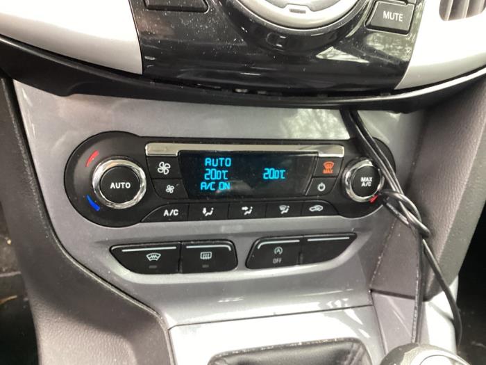 Ford Focus 3 Wagon 1.0 Ti-VCT EcoBoost 12V 125 Schrottauto (2013, Grau)