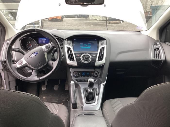 Ford Focus 3 Wagon 1.0 Ti-VCT EcoBoost 12V 125 Schrottauto (2013, Grau)