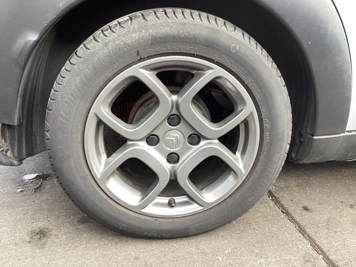 Citroen C4 Cactus 1.2 PureTech 82 12V Épave (2014, Gris)