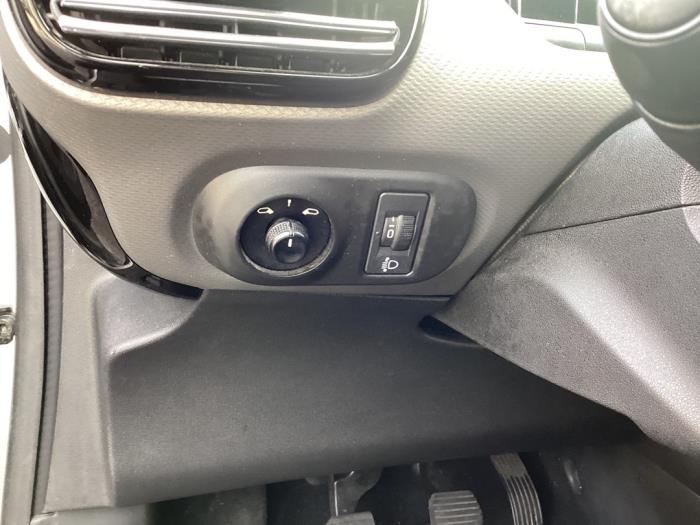 Citroen C4 Cactus 1.2 PureTech 82 12V Épave (2014, Gris)