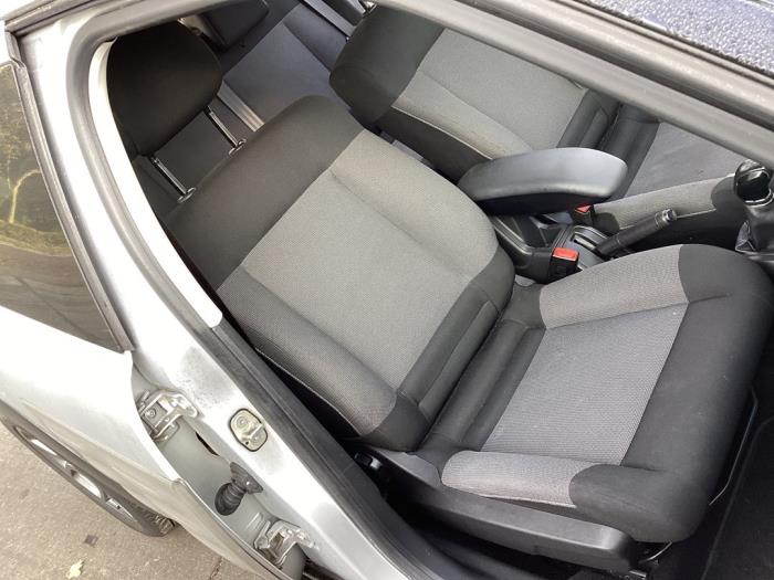 Citroen C4 Cactus 1.2 PureTech 82 12V Épave (2014, Gris)
