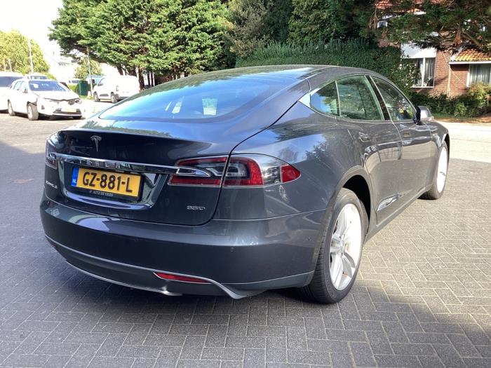 Tesla Model S 85D Damaged vehicle (2015, Gray)