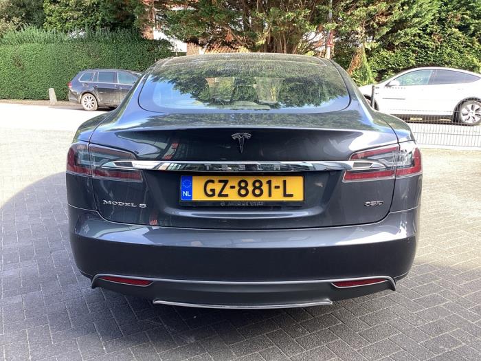 Tesla Model S 85D Damaged vehicle (2015, Gray)
