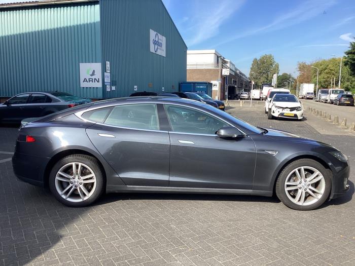 Tesla Model S 85D Damaged vehicle (2015, Gray)