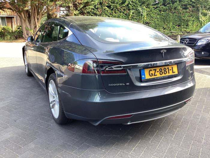 Tesla Model S 85D Damaged vehicle (2015, Gray)