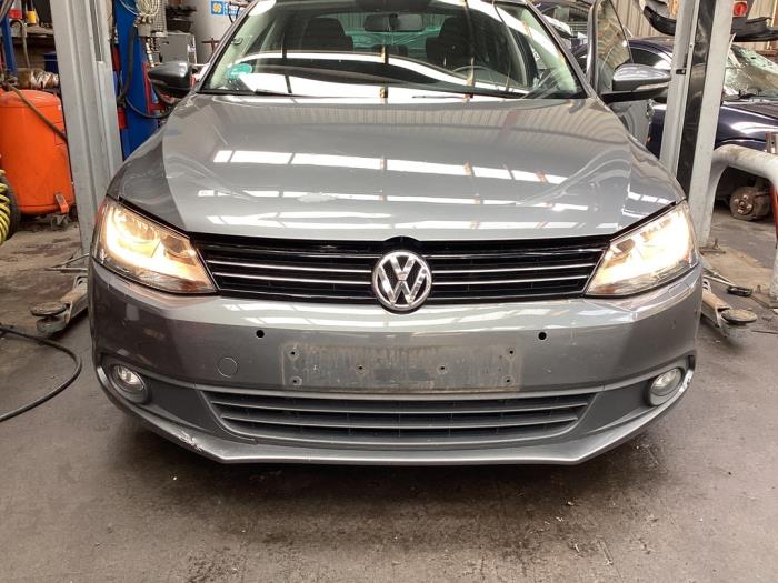 Volkswagen Jetta IV 1.2 TSI Épave (2011, Gris)