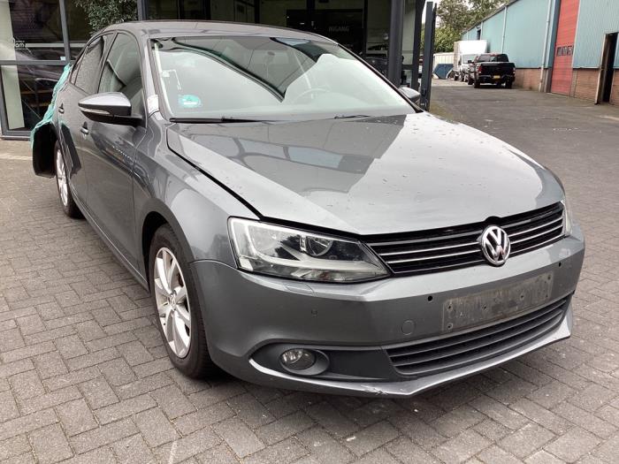 Volkswagen Jetta IV 1.2 TSI Épave (2011, Gris)