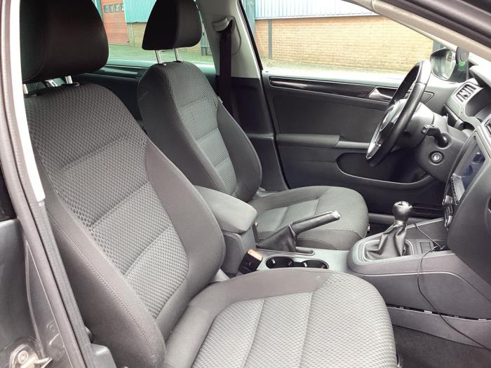 Volkswagen Jetta IV 1.2 TSI Épave (2011, Gris)