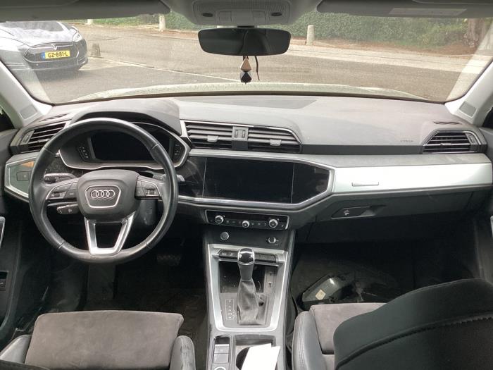 Audi Q3 1.5 35 TFSI 16V Salvage vehicle (2019, Gray)
